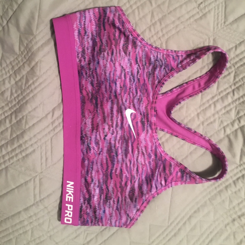 Nike sports bra size Large